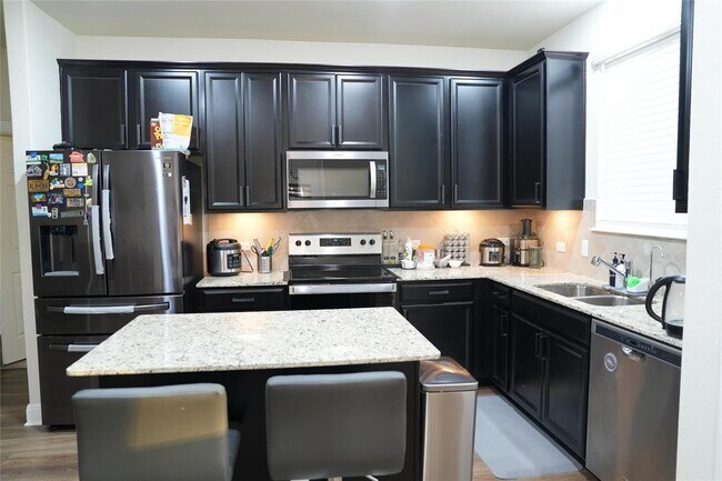 Building Photo - 120 Snowy Plover Ln