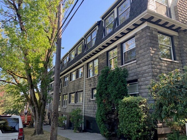 Building Photo - Montrachet