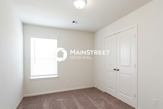 Building Photo - 4 Bedroom Pet-Friendly Home in Rosharon, TX with Main Street Renewal