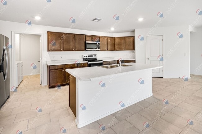 Building Photo - Fresh Price Drop + $500 Move-In Special — ...