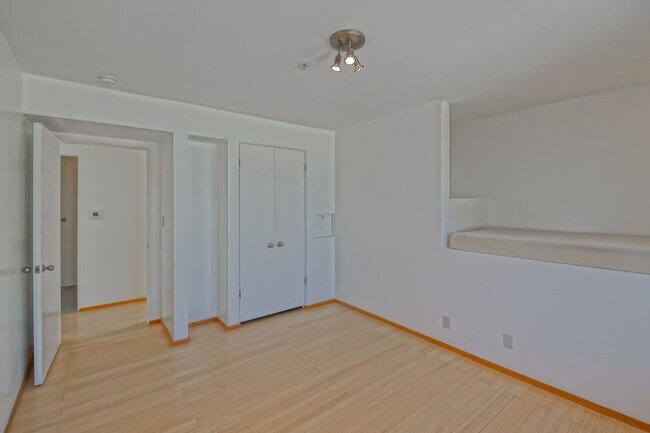 Building Photo - 522 Grand Blvd
