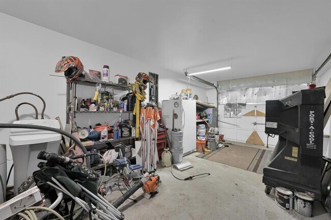 Building Photo - 5928 Sinclair Dr