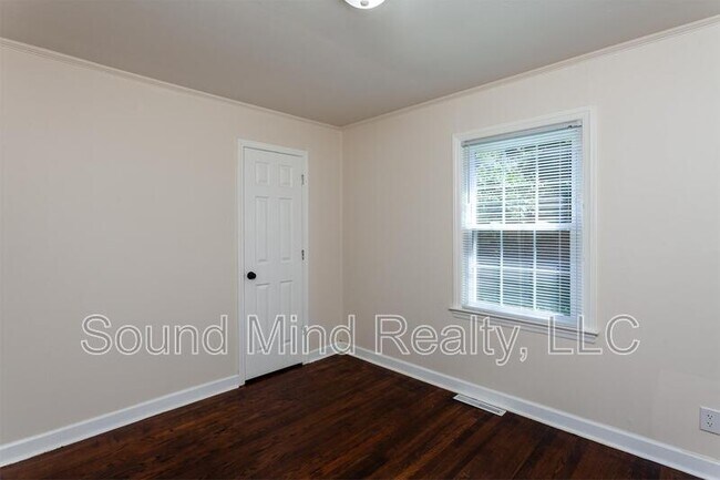 Building Photo - 1708 Dallas St