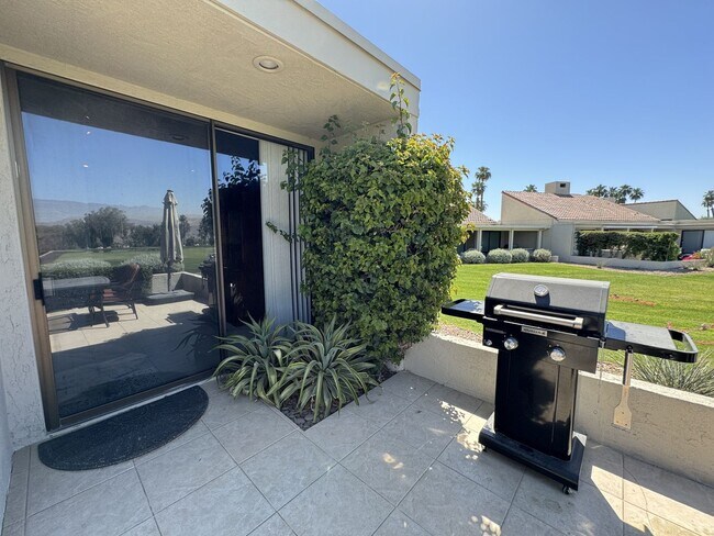 Building Photo - 34983 Mission Hills Dr