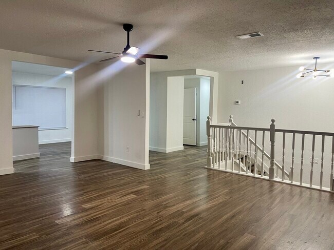Building Photo - 5819 Flax Bourton St