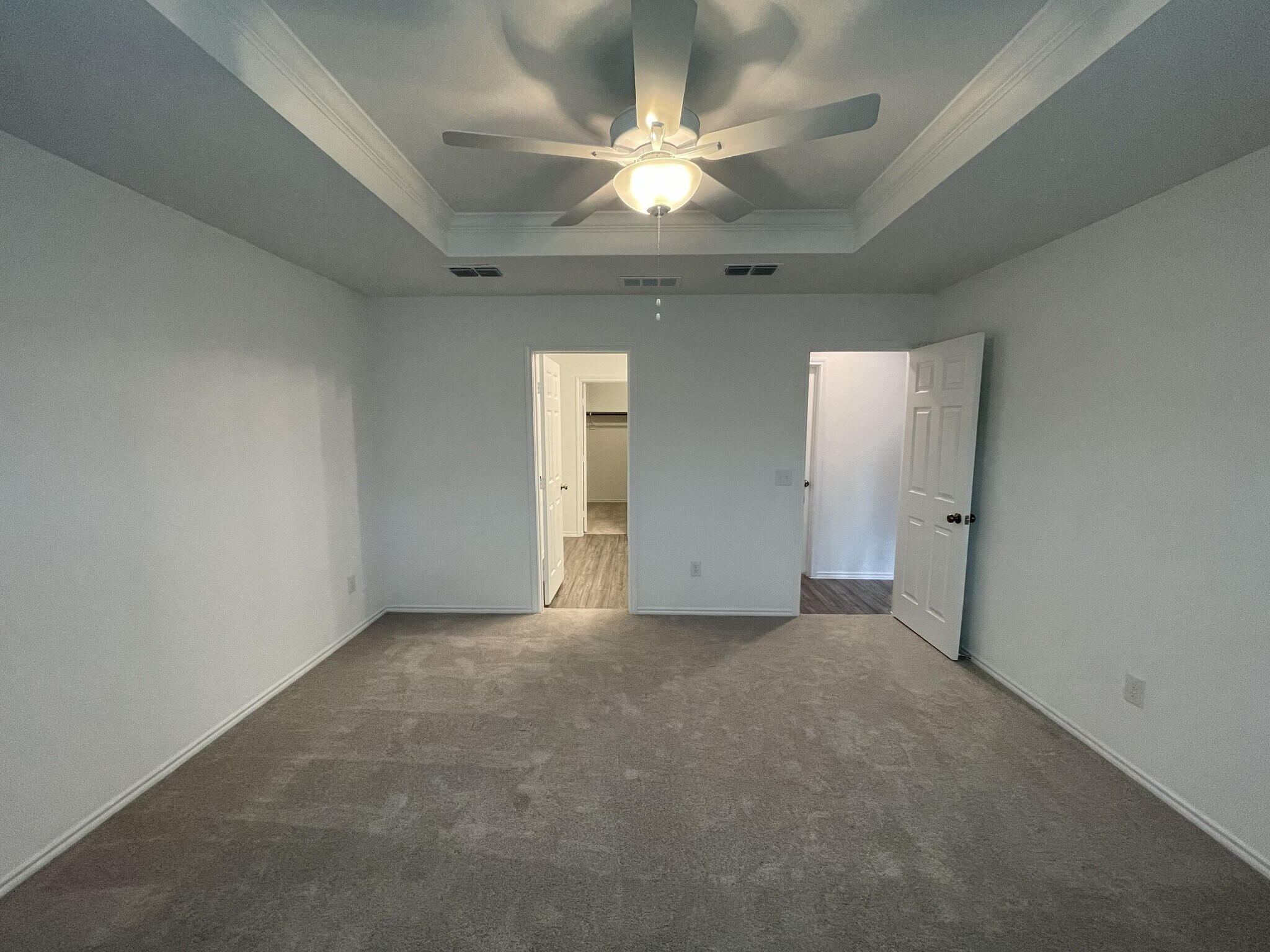 Building Photo - 825 Breakwater Dr
