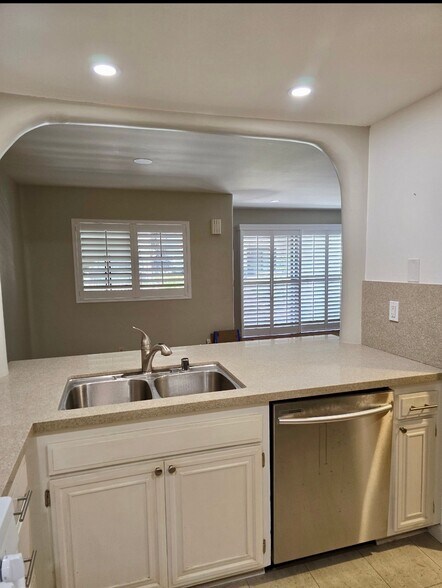 Building Photo - 1149 Via Montoya