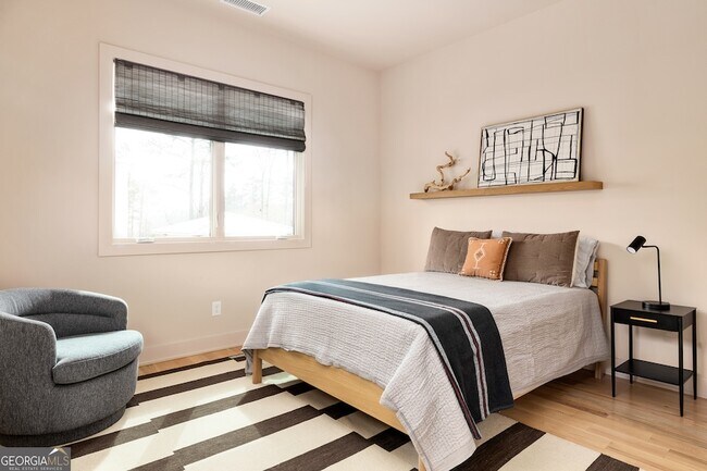 Building Photo - 1190 Mado Lp