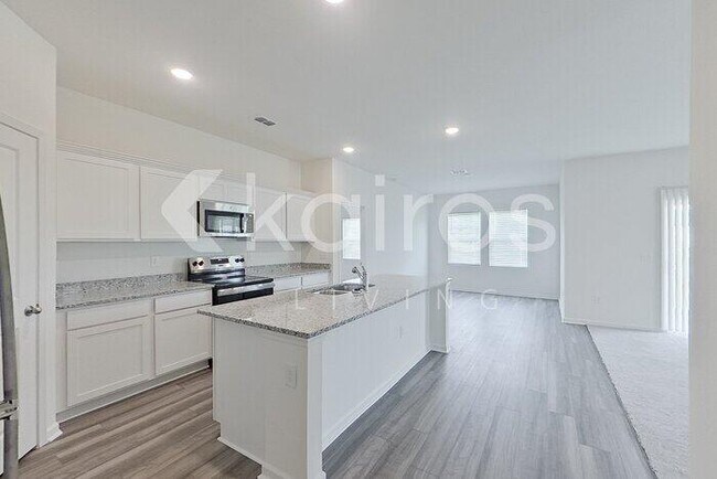 Building Photo - 635 Castillo Dr