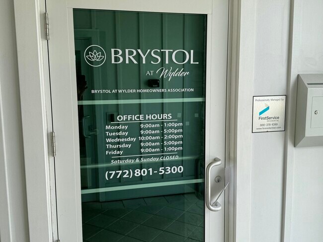 Building Photo - 10501 NW Suncrest Lp