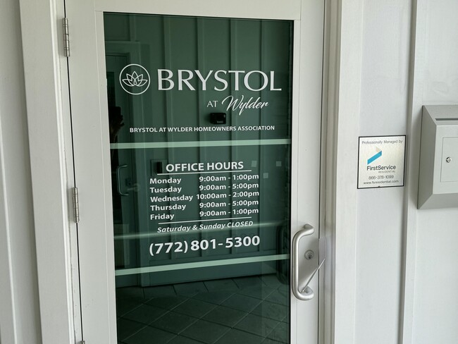 Building Photo - 10501 NW Suncrest Lp