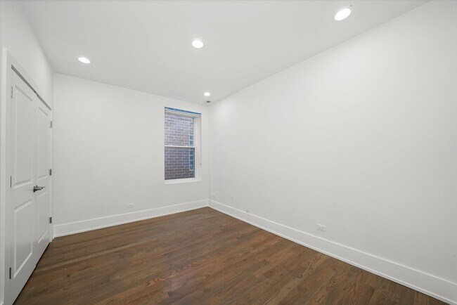 Building Photo - 3415 N Bosworth Ave