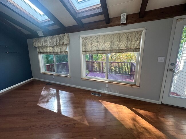 Building Photo - 20 South St