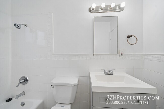 Building Photo - 7209 Willoughby Ave