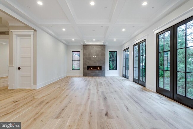 Building Photo - 5615 McLean Dr