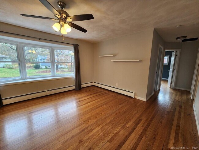 Building Photo - 24 Savi Ave