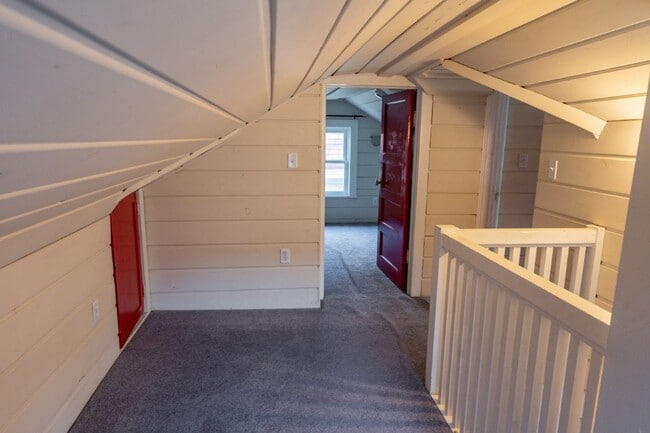 Building Photo - 4Bd/2.75Ba Seattle House