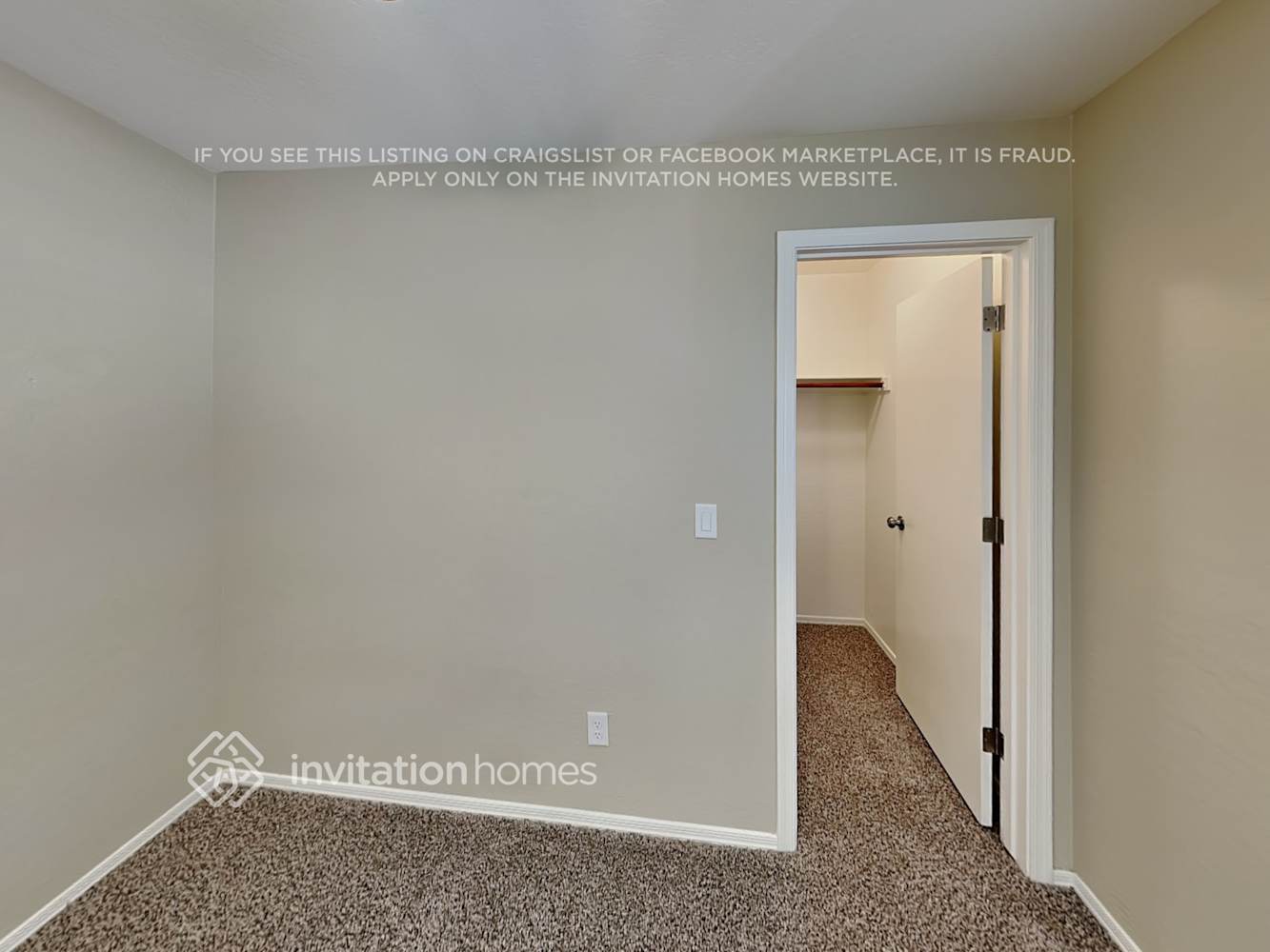 Building Photo - 22858 W Solano Dr