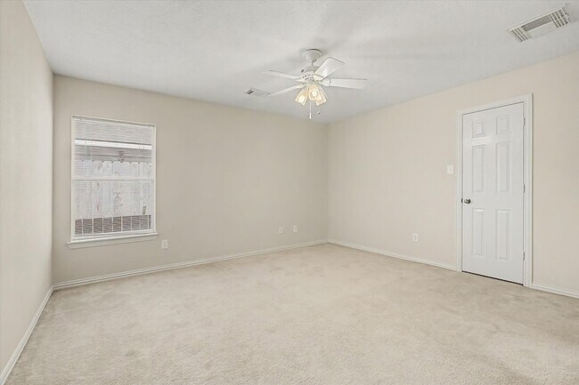 Building Photo - 16011 Belleshire Glen Ln