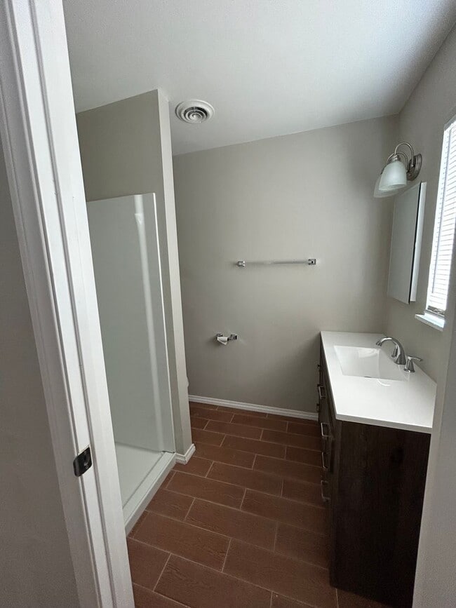 Building Photo - Newly remodeled house in Brawley