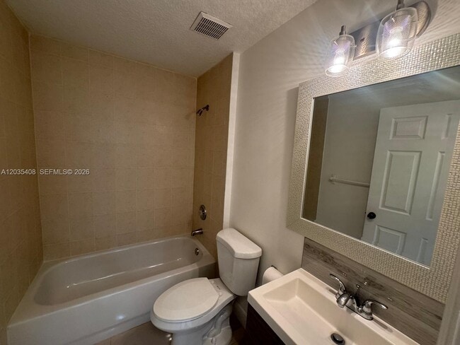 Building Photo - 4941 Tradewinds Ter