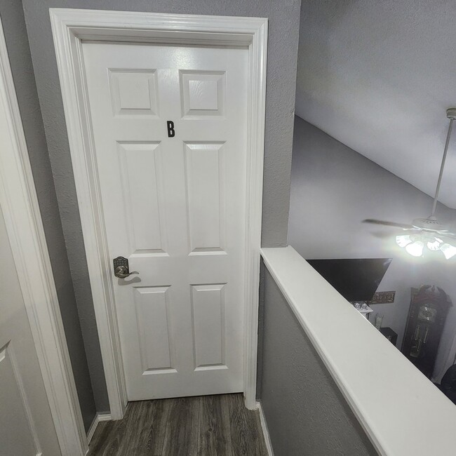 Building Photo - 1447 N Boston Ave