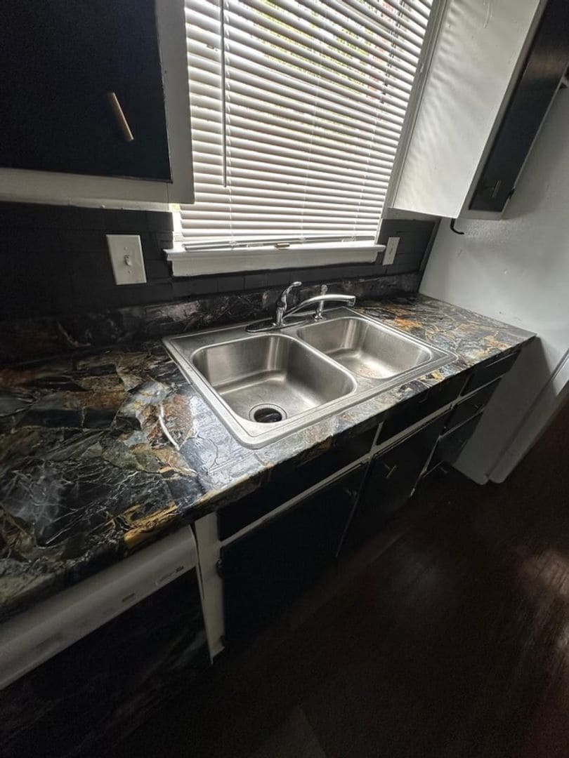 Building Photo - 2101 Bradford Dr