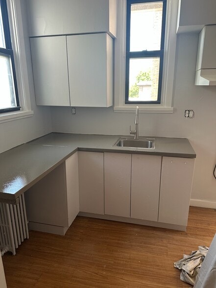 Painted kitchen, Ward Unit 1 - 3313 Ward St