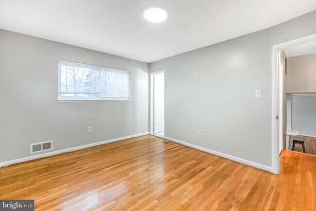 Building Photo - 4111 Landgreen St