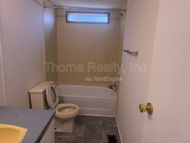 Building Photo - 164 Matts Ln