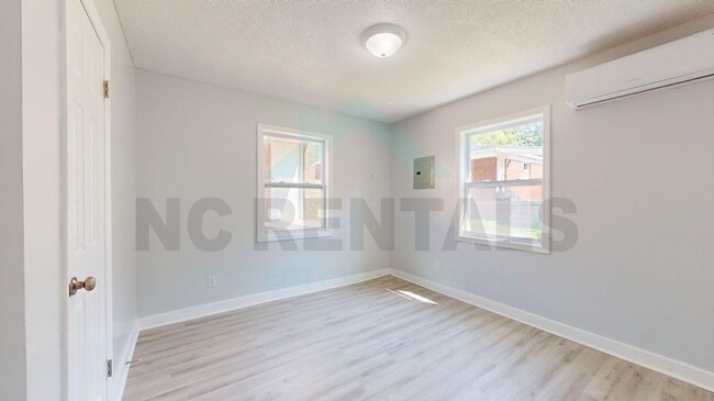 Building Photo - Newly Renovated Gem 2-Bedroom, 1-Bathroom ...