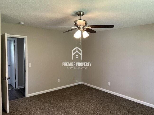 Building Photo - 6119 Rickwood Dr NW
