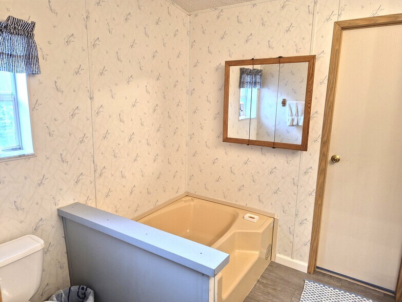 Master Bath - 4995 Spiral Way