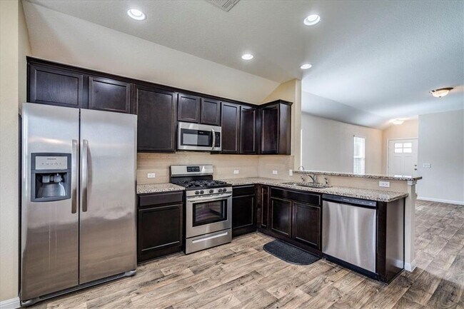 Building Photo - 617 Callahan Ln