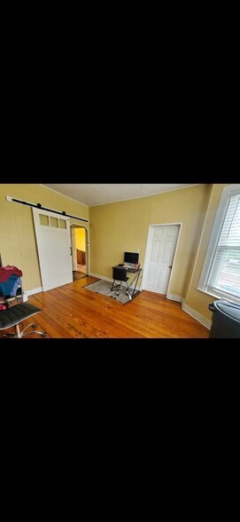 Building Photo - 848 Huntington Ave
