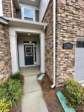 Building Photo - 5840 Clan MacLaine Dr