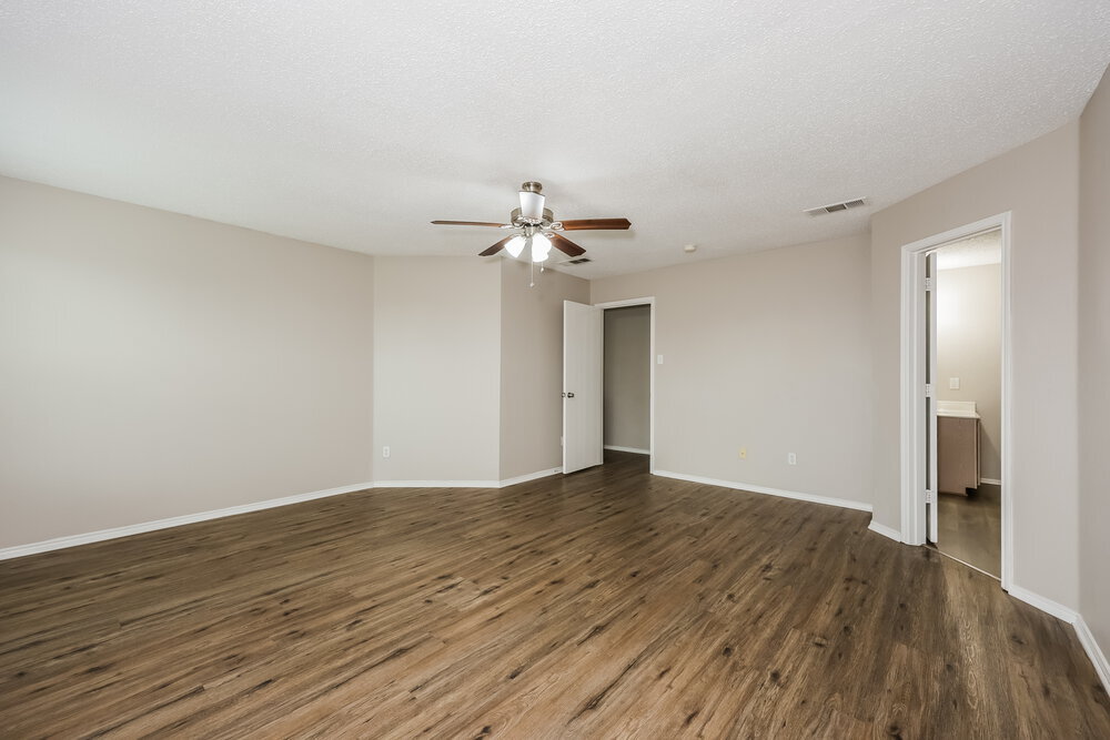 Building Photo - 944 Dunkirk Ln
