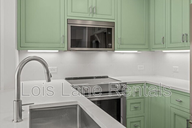 Building Photo - 12 Elliott St