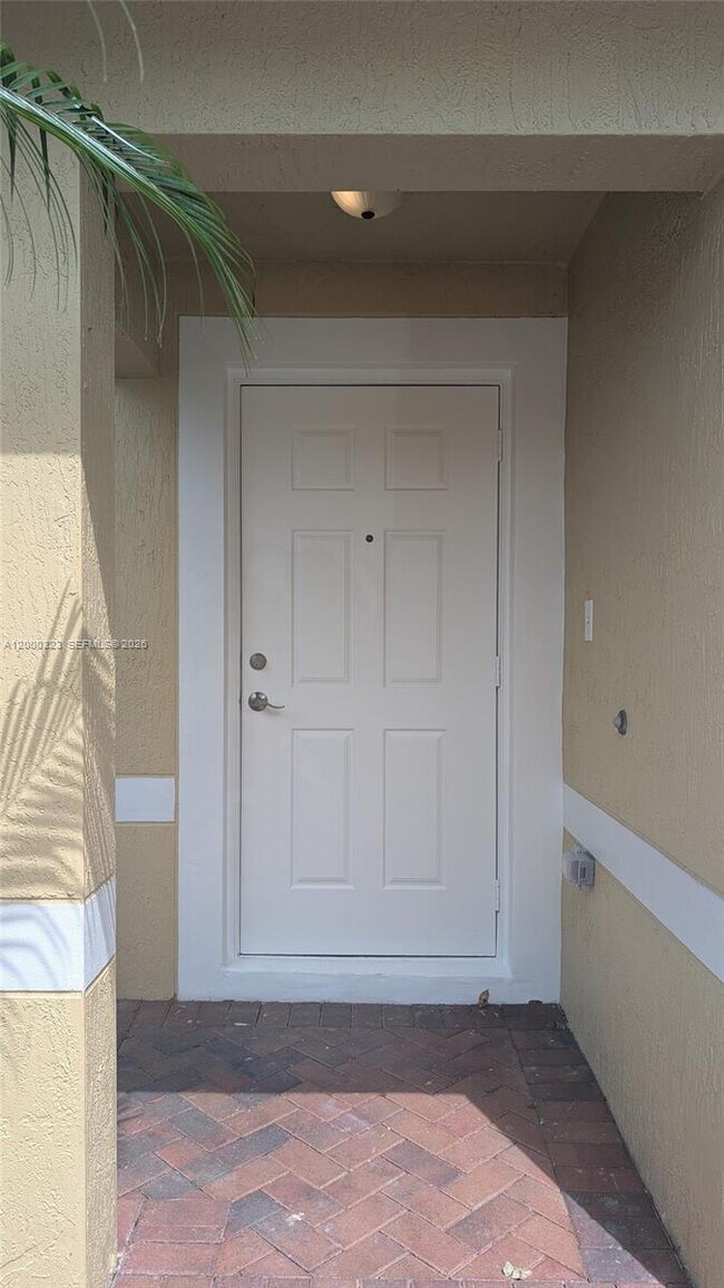 Building Photo - 5910 Royal Way