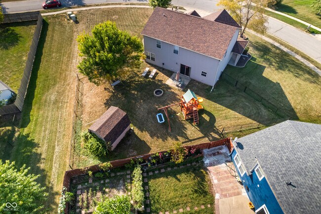 Building Photo - 7913 Meadow Bend Ln