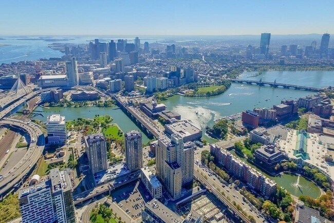 Building Photo - 2 Earhart St