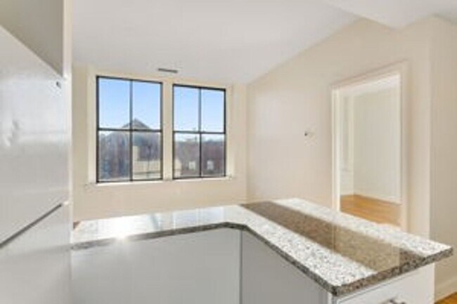 Building Photo - 105-107 Washington Street-Unit 1