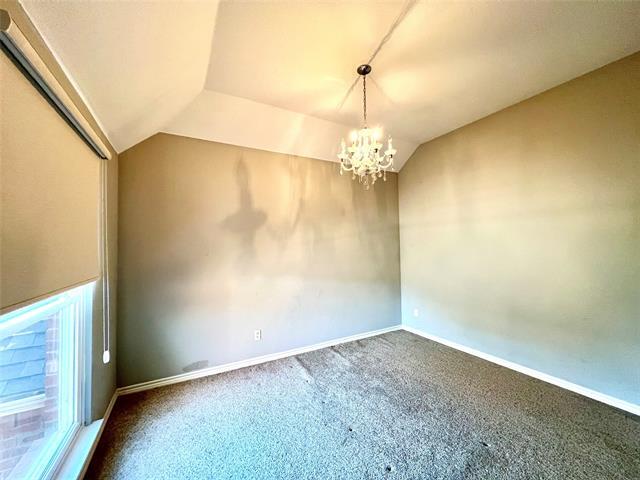 Building Photo - 615 Fallbrook Dr