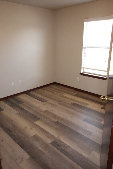 NORTH BEDROOM - 16405 Osceola Trl
