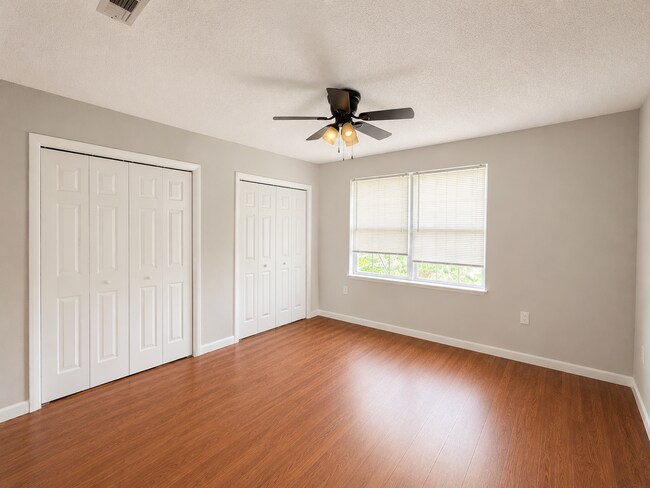 Building Photo - Charming 3-Bedroom Home with Bonus Room on Spacious Lot – Lake City