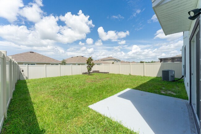 Building Photo - "Spacious 5-Bed Oasis located in SouthShore Bay!