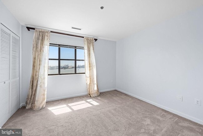 Building Photo - 2702 Lighthouse Point E