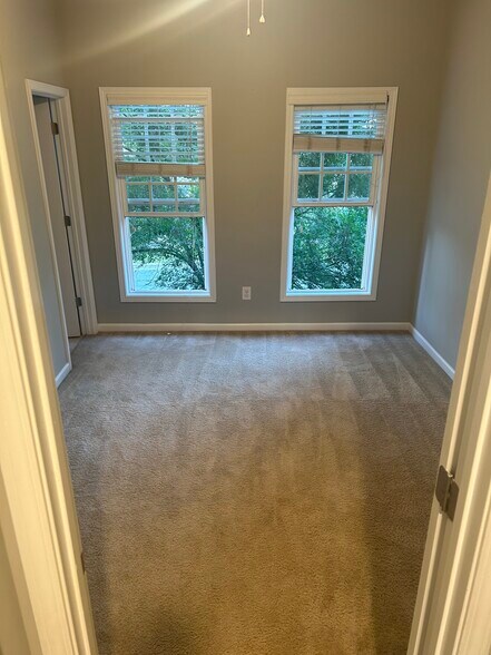 Building Photo - 9515 Longstone Ln