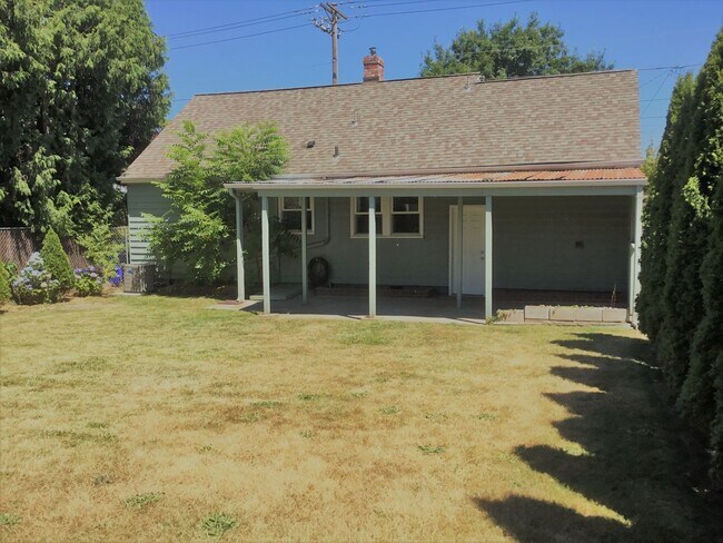 Building Photo - Arbor Lodge Bungalow