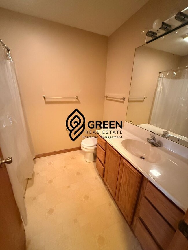 Building Photo - 3 bedroom, 2 bath Home for rent in Bradley IL!